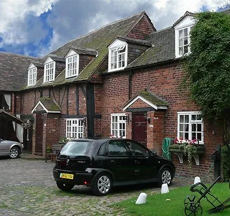 Featherstone Farm Hotel