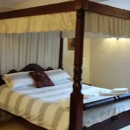 Hotel Featherstone Farm